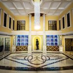 1.Hall-Center, Cover